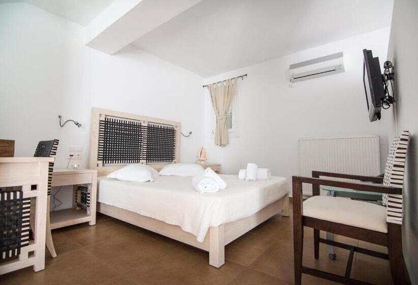 سوییت با استخر, Nefeli