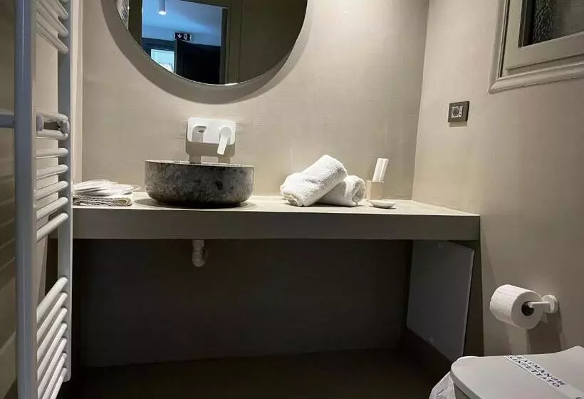 Junior Suite, Nefeli