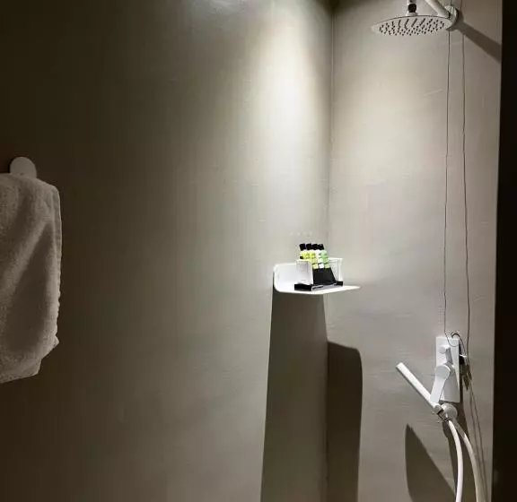 Junior Suite, Nefeli