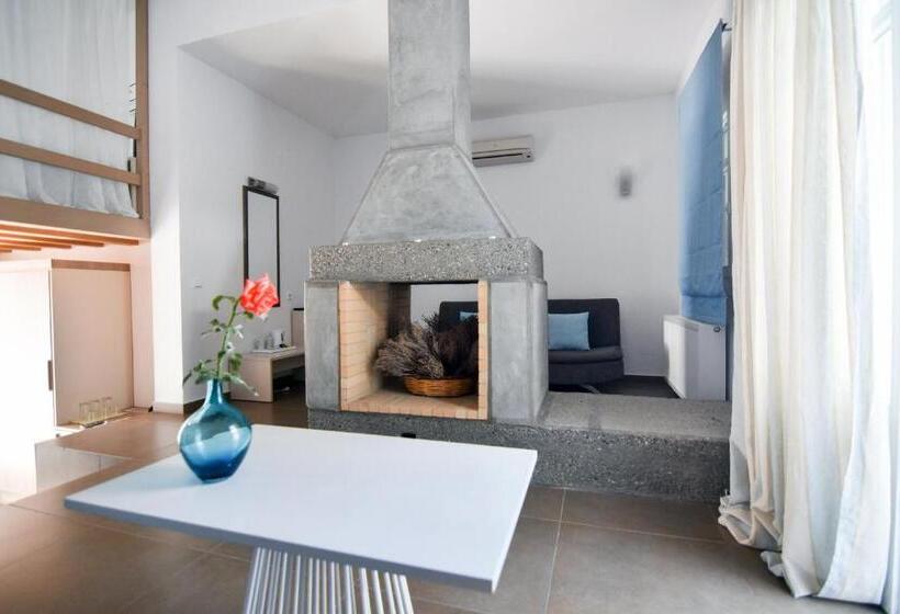 اتاق خانوادگی, Nefeli