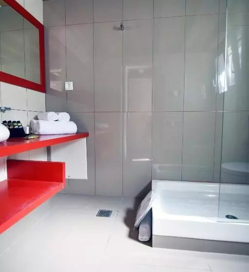 Chambre Familiale, Nefeli