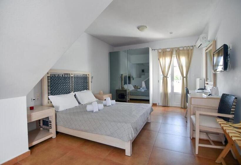 اتاق خانوادگی, Nefeli