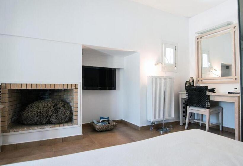 سوییت با استخر, Nefeli