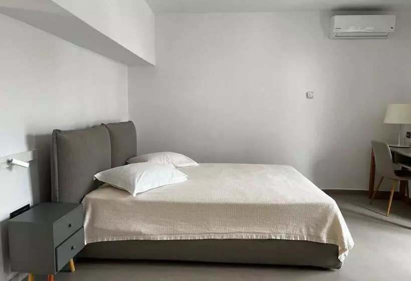 Junior Suite, Nefeli
