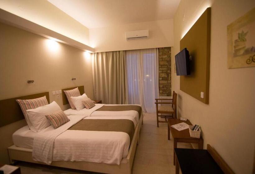 غرفة قياسية مزودة بشرفة مطلة على الحديقة, Nidimos