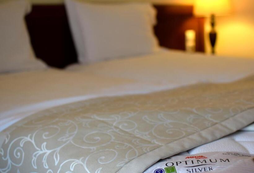 חדר סטנדרט, Nostos