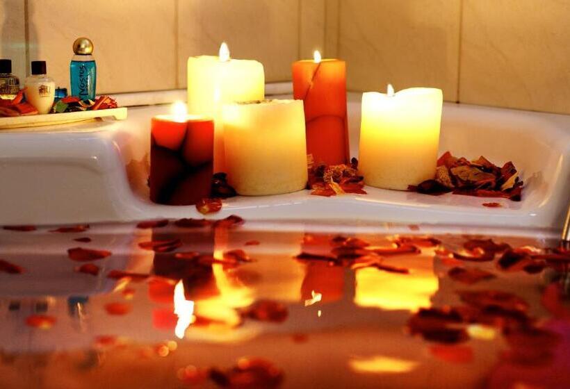 חדר סטנדרט עם ג'קוזי, Nostos