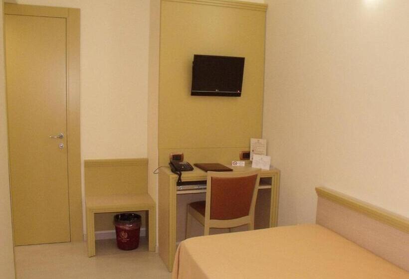 חדר אקונומי יחיד, Orientale