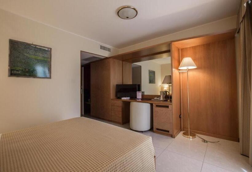 חדר סופריור, Orientale