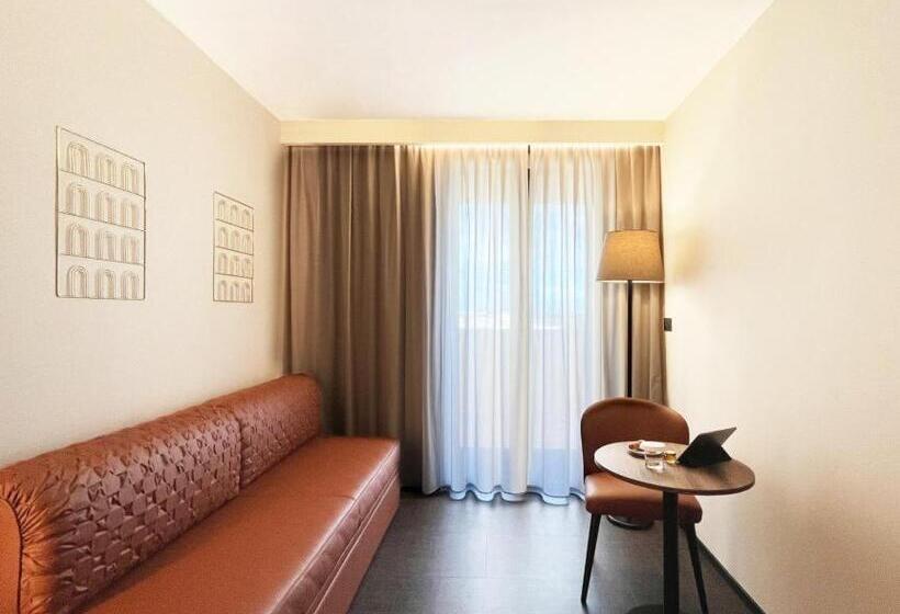 סוויטה עם מרפסת, Orientale