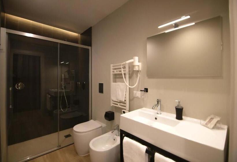 סוויטה עם ג'קוזי, Orientale