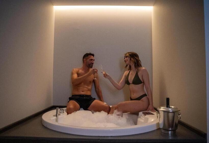 סוויטה עם ג'קוזי, Orientale