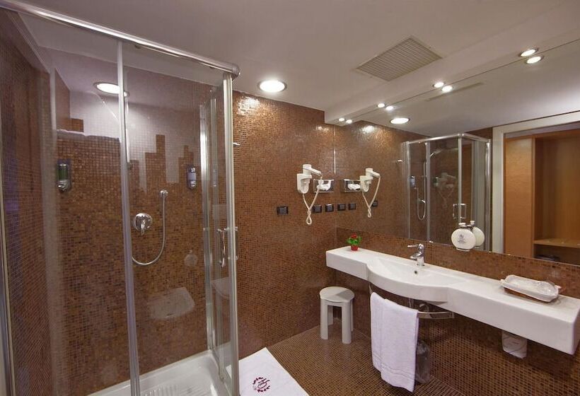 חדר סופריור, Orientale