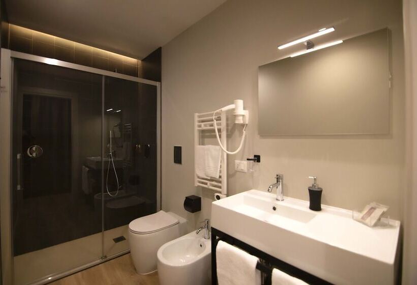 סוויטה עם ג'קוזי, Orientale