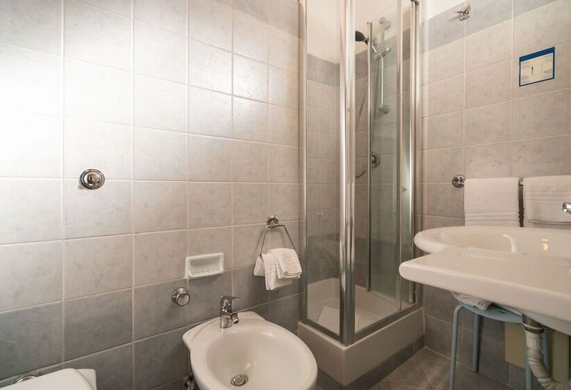 Четырехместный Номер Стандарт, Palace