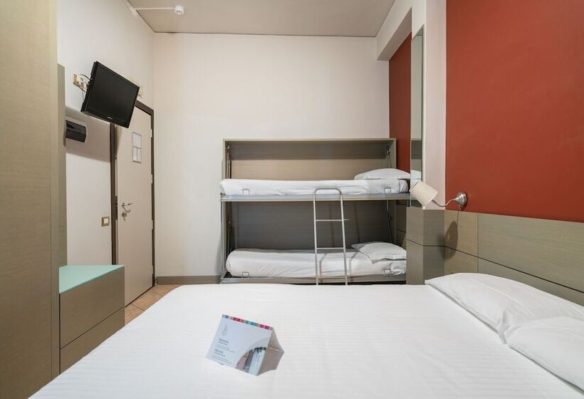 Четырехместный Номер Стандарт, Palace