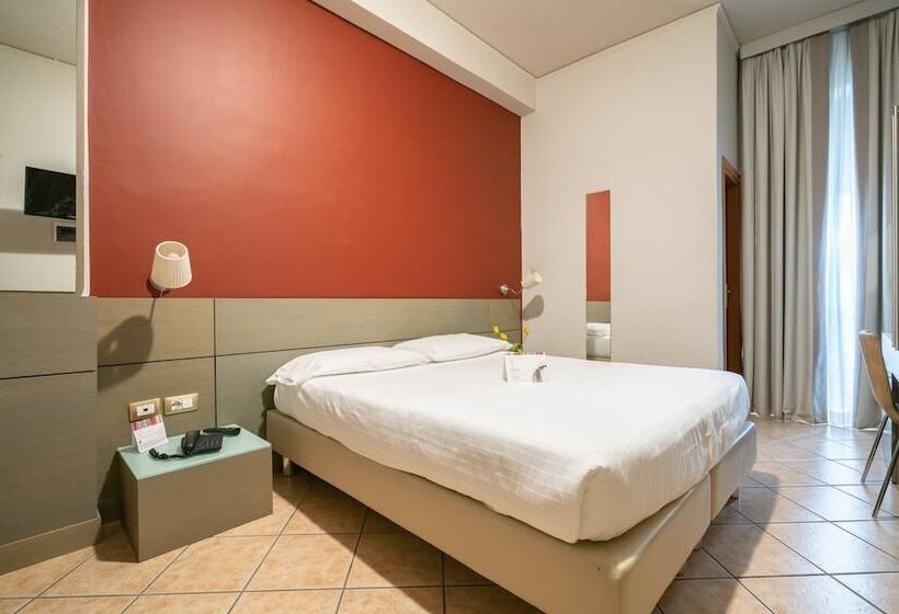 Четырехместный Номер Стандарт, Palace