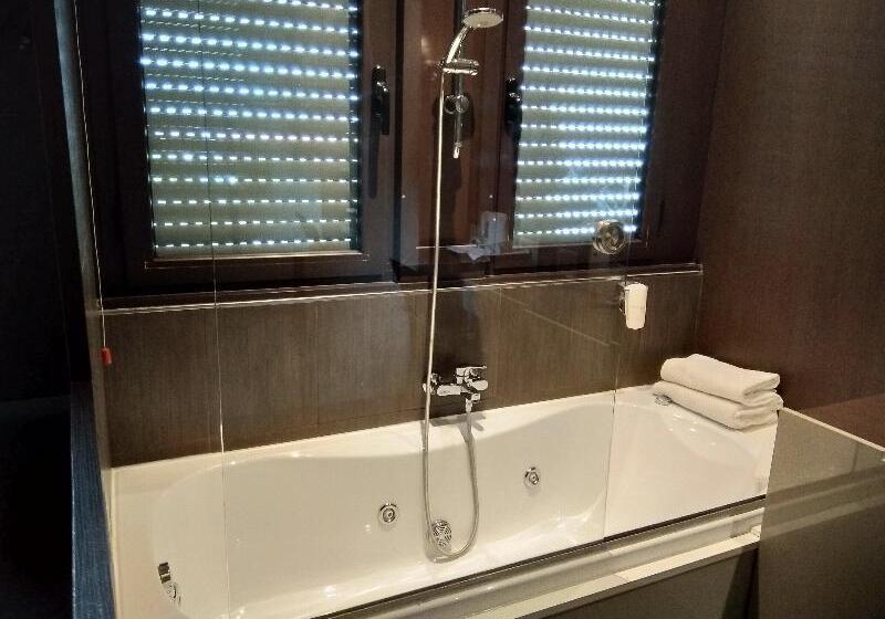 Номер Deluxe, Palace