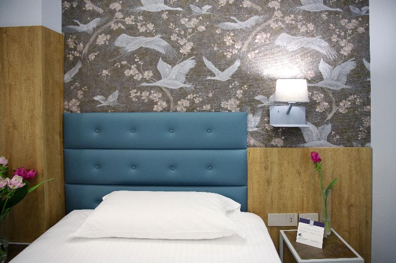 Номер Стандарт, Palace