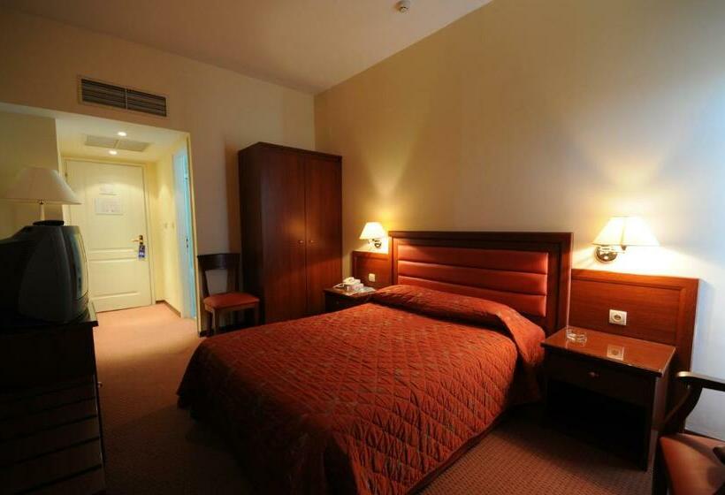 חדר סטנדרט יחיד, Paliria