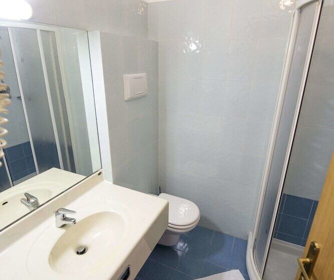 Номер Стандарт Трехместный, Parigi 2 & Spa