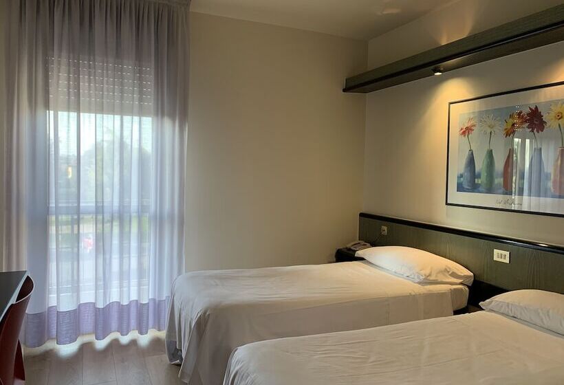 Номер Стандарт, Parigi 2 & Spa