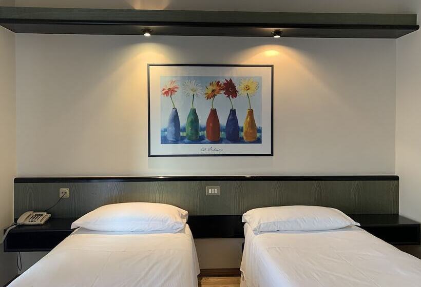 Номер Стандарт, Parigi 2 & Spa