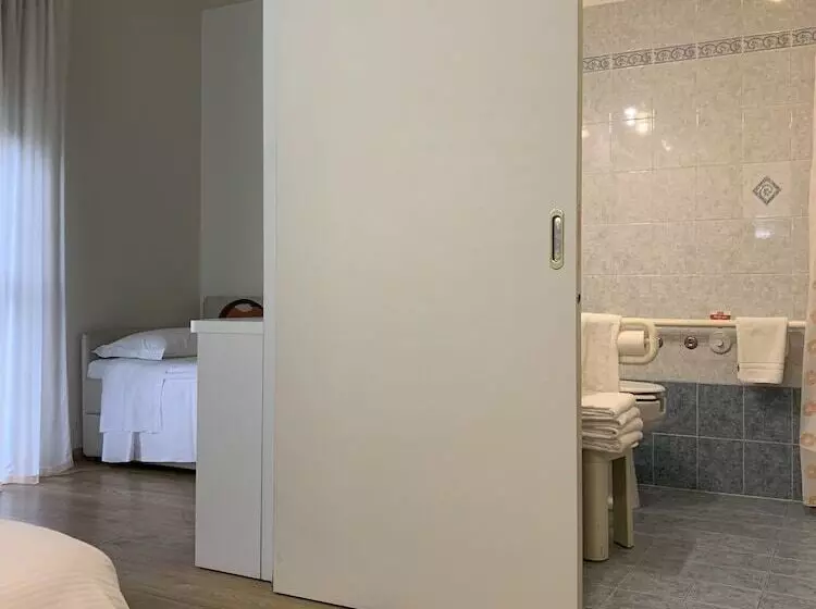 スタンダード４人部屋, Parigi 2 & Spa