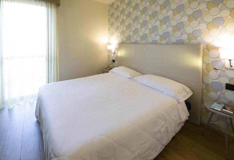 Номер Стандарт, Parigi 2 & Spa
