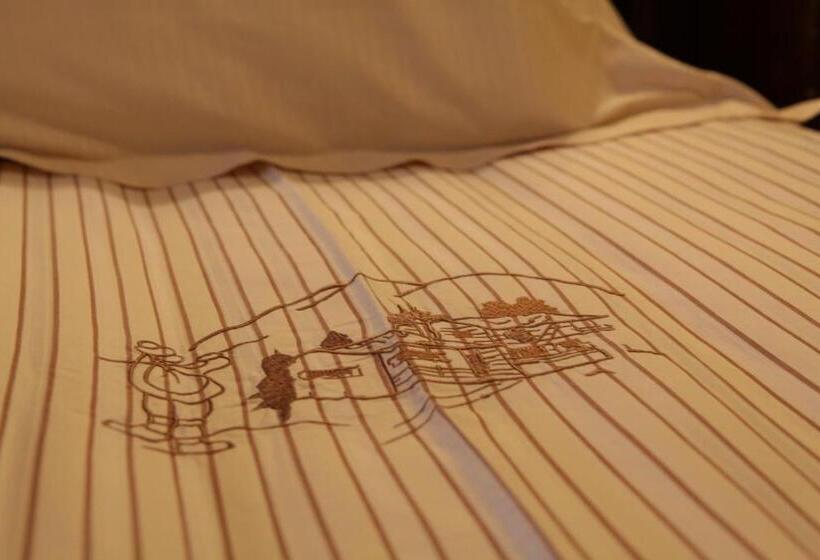 이코노미 룸, Petit Prince