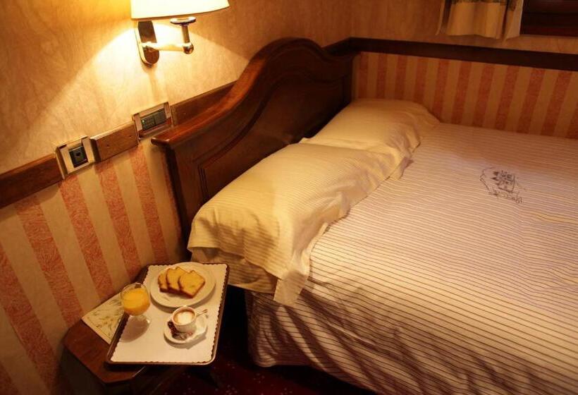 이코노미 룸, Petit Prince