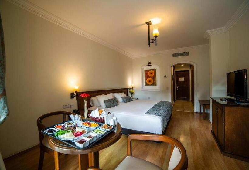 Номер Superior, Pia Bella