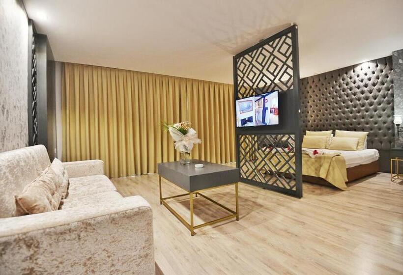 Люкс Кровать Кинг, Pia Bella