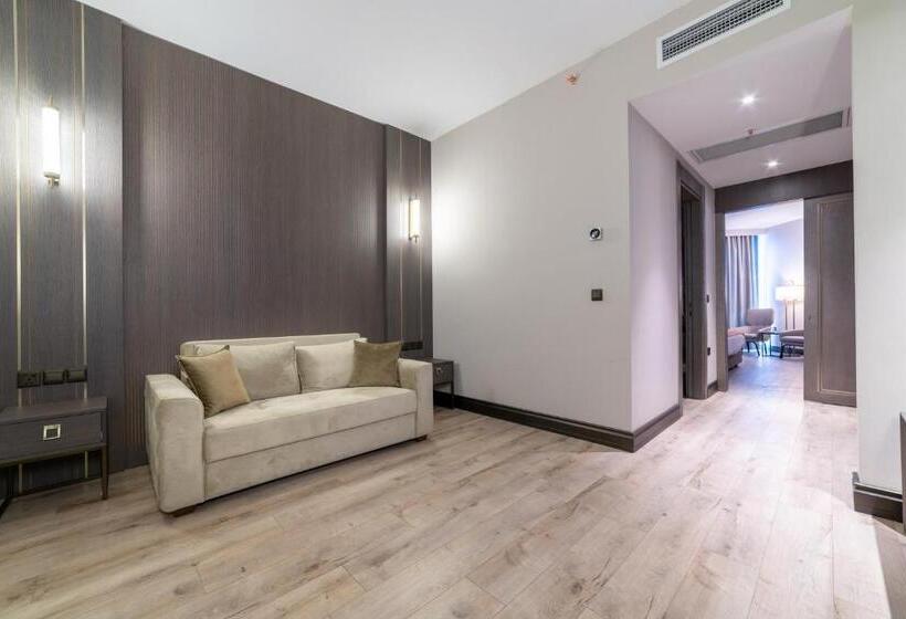 Президентский Люкс, Pia Bella