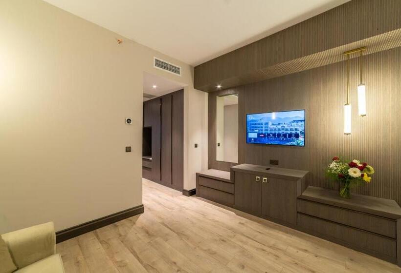 Президентский Люкс, Pia Bella