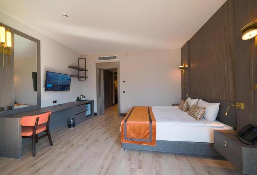 Президентский Люкс, Pia Bella