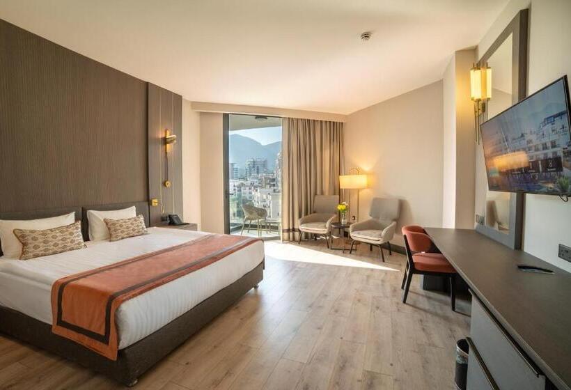 Президентский Люкс, Pia Bella