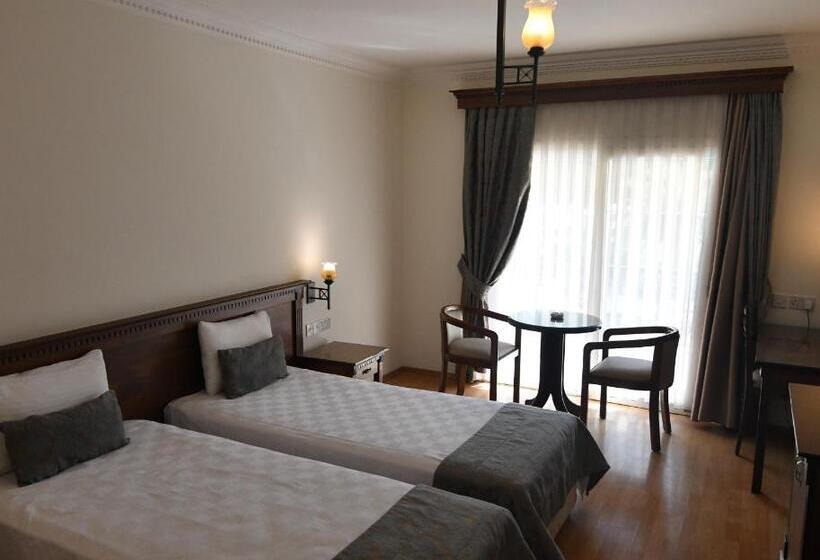 Номер Стандарт, Pia Bella