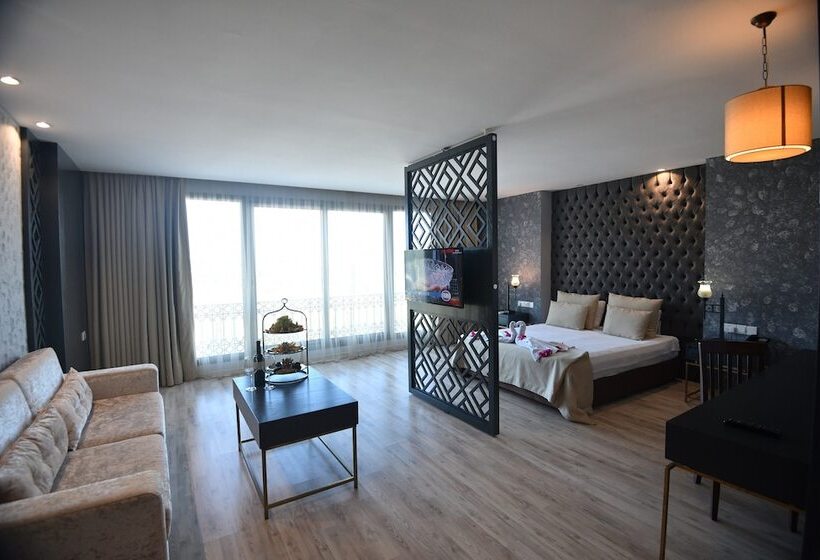 Полулюкс, Pia Bella