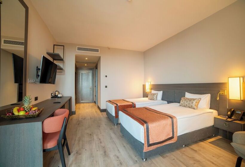 Номер Deluxe, Pia Bella