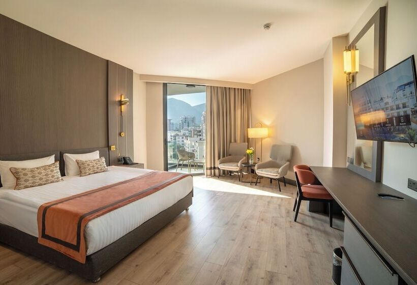 Президентский Люкс, Pia Bella