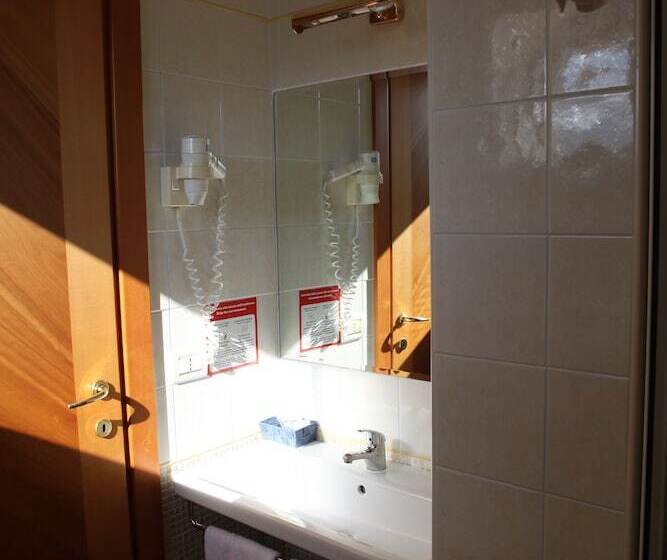 اتاق استاندارد سه نفره, San Michele