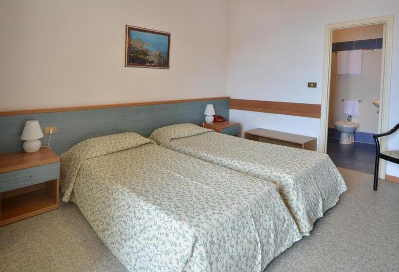 スタンダードトリプルルーム, Stella Maris