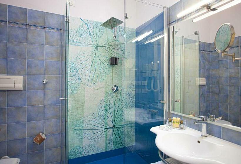 ジュニアスイート, Suvaki Resort