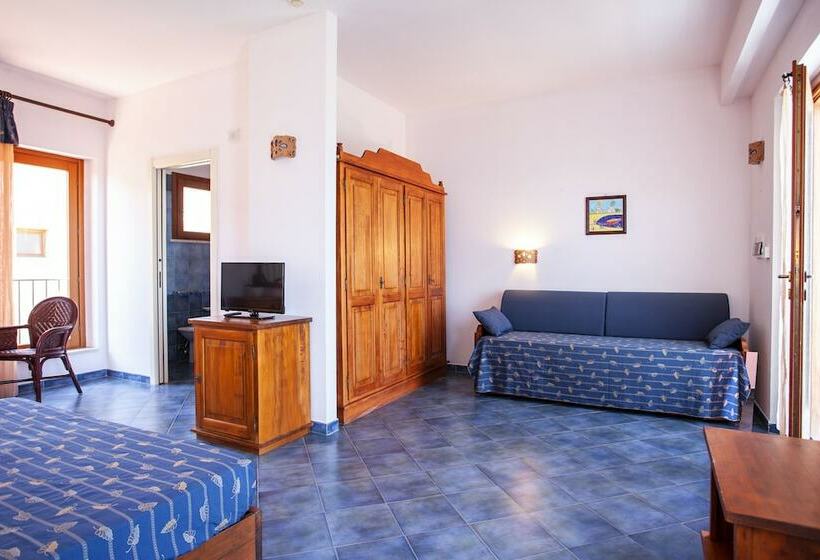 スタンダードトリプルルーム, Suvaki Resort