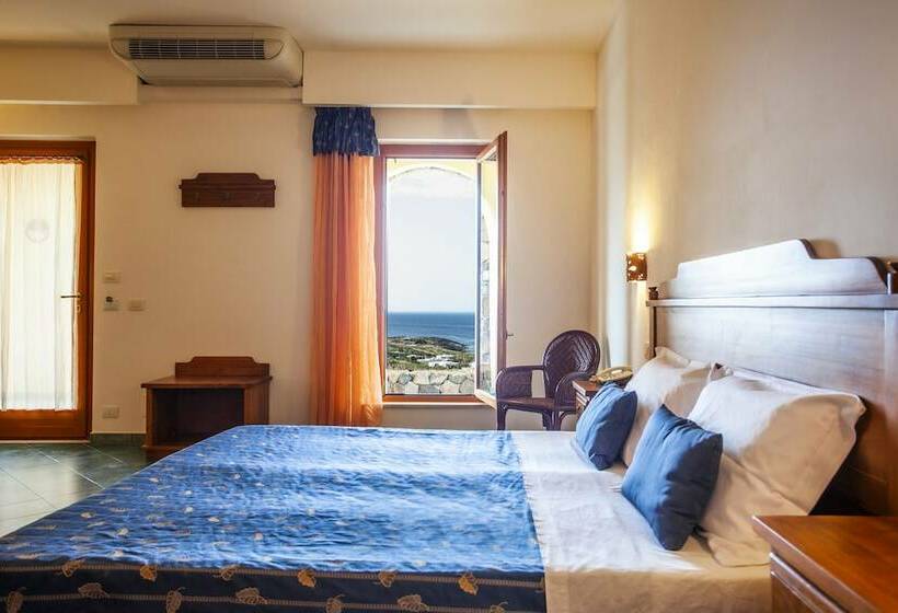 スタンダードトリプルルーム, Suvaki Resort