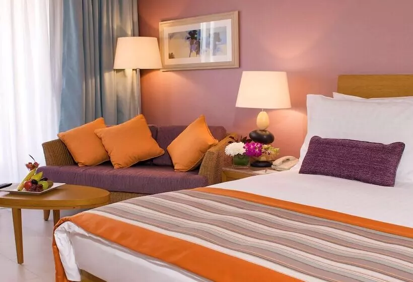 اتاق سوپریور با چشمانداز دریا, Movenpick Resort & Spa Tala Bay Aqaba
