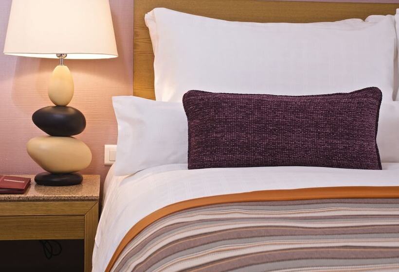 اتاق سوپریور با چشمانداز دریا, Movenpick Resort & Spa Tala Bay Aqaba