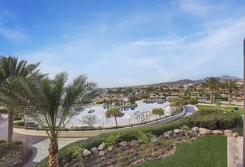 سوییت با چشمانداز دریا, Movenpick Resort & Spa Tala Bay Aqaba
