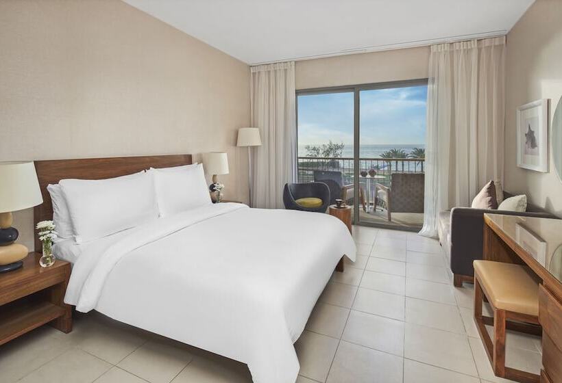 سوییت با چشمانداز دریا, Movenpick Resort & Spa Tala Bay Aqaba